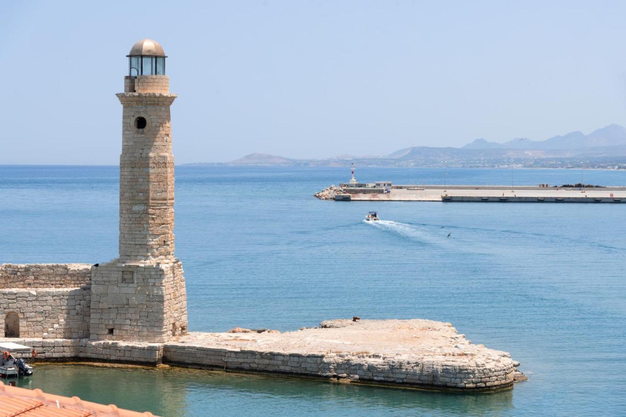 Faros Bed & Breakfast 3*